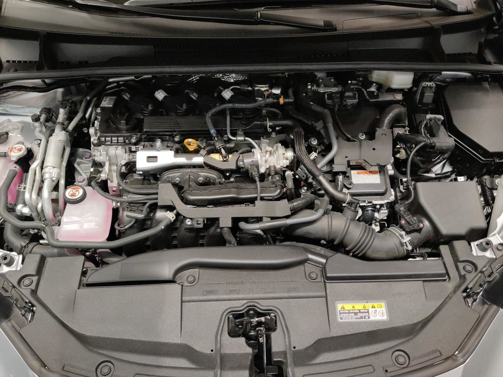 TOYOTA Prius 2.0 Plug-In-Hybrid Premium, Plug-in-Hybrid Benzin/Elektro, Occasion / Gebraucht, Automatik - 4