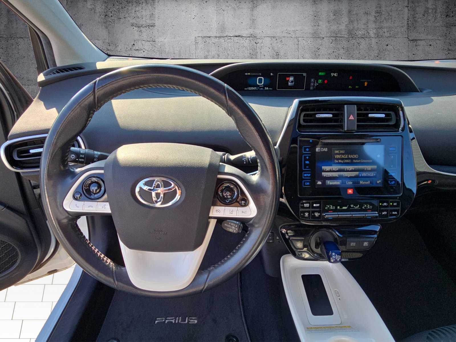 TOYOTA Prius 1.8 VVT-i HSD Sol Premium, Hybride Intégral Essence/Électricité, Occasion / Utilisé, Automatique - 5