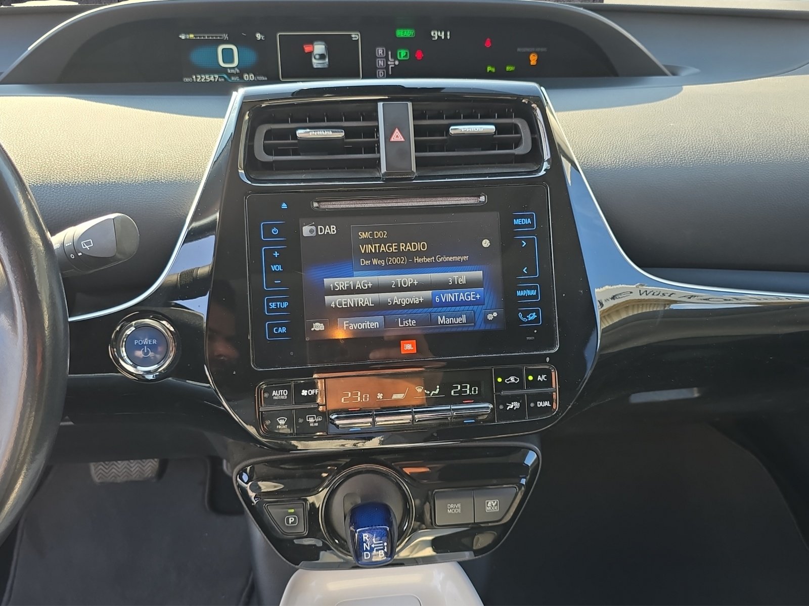 TOYOTA Prius 1.8 VVT-i HSD Sol Premium, Hybride Intégral Essence/Électricité, Occasion / Utilisé, Automatique - 7