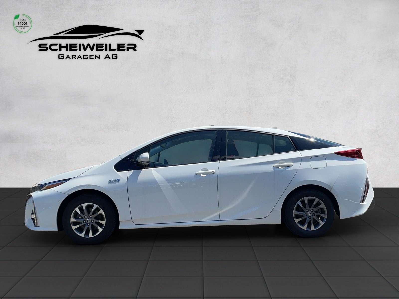 TOYOTA Prius 1.8 VVTi HSD Plug-In Pre, Benzina, Occasioni / Usate, Automatico - 2