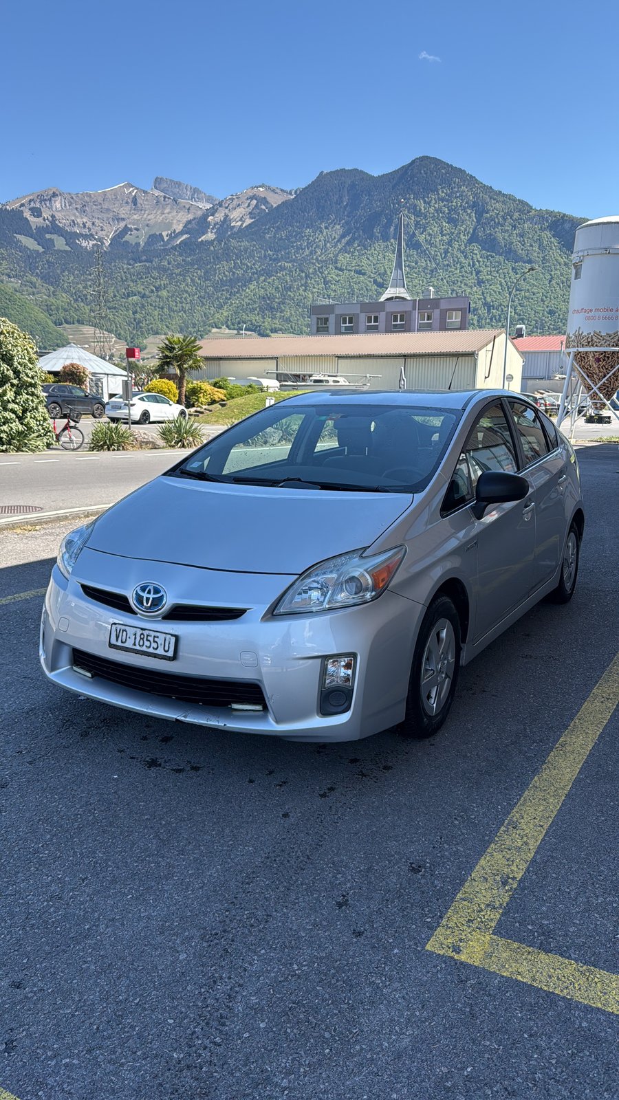 TOYOTA PRIUS
