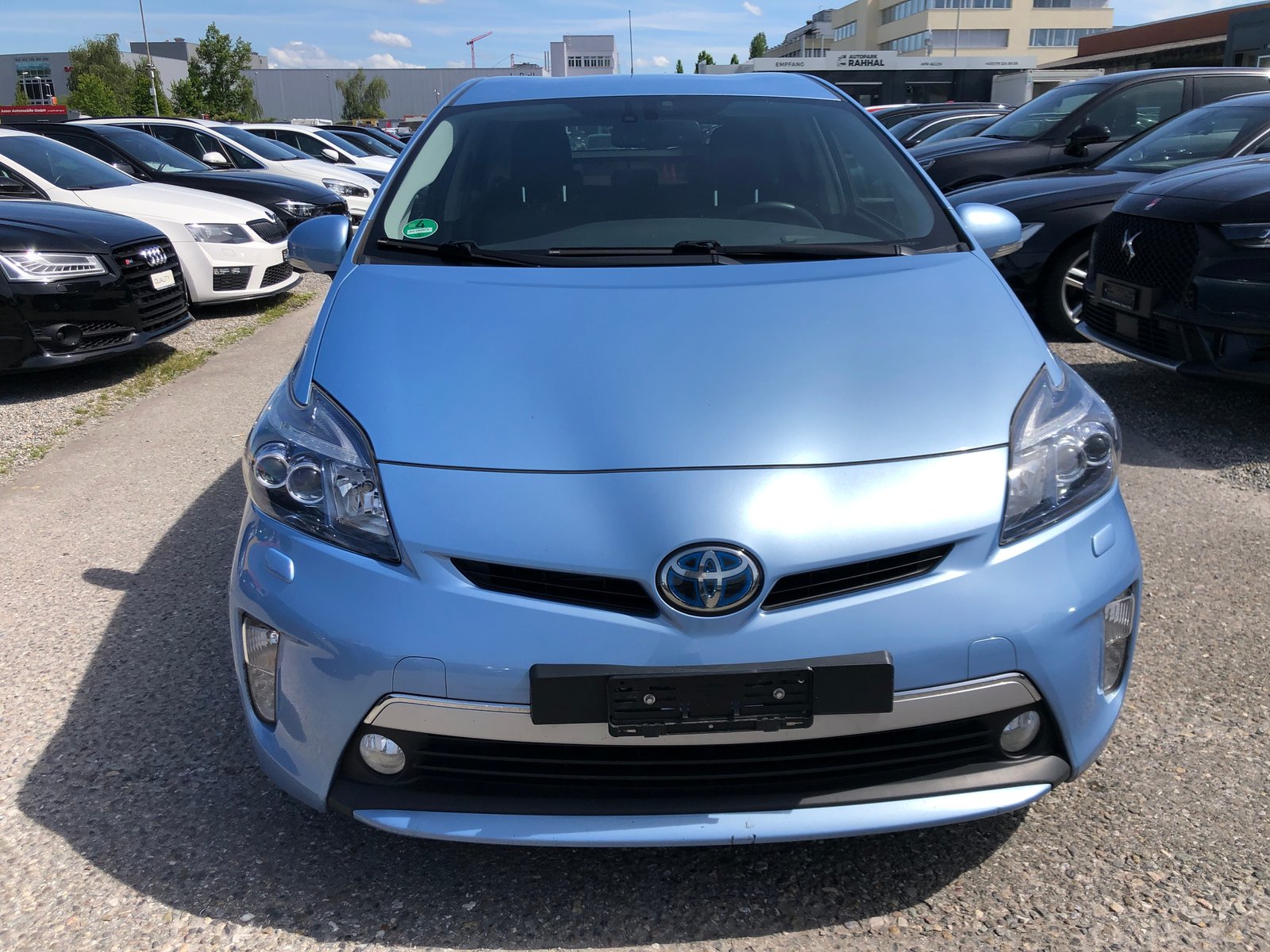 TOYOTA Prius 1.8 16V PLUG-IN HYBRID HSD Sol, Plug-in-Hybrid Petrol/Electric, Second hand / Used, Automatic - 2