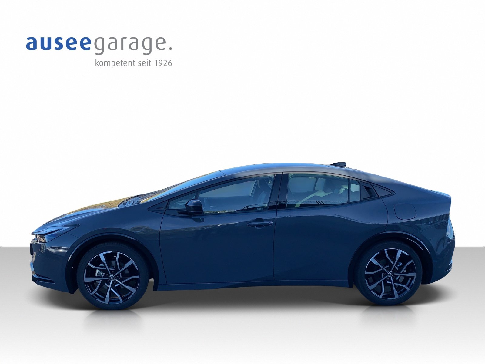 TOYOTA Prius 2.0 Plug-In-Hybrid Premium, Plug-in-Hybrid Petrol/Electric, Ex-demonstrator, Automatic - 2