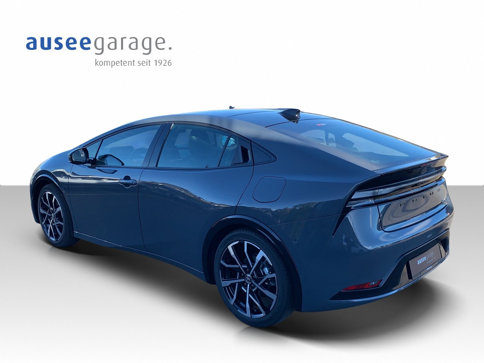 TOYOTA Prius 2.0 Plug-In-Hybrid Premium, Plug-in-Hybrid Petrol/Electric, Ex-demonstrator, Automatic - 3