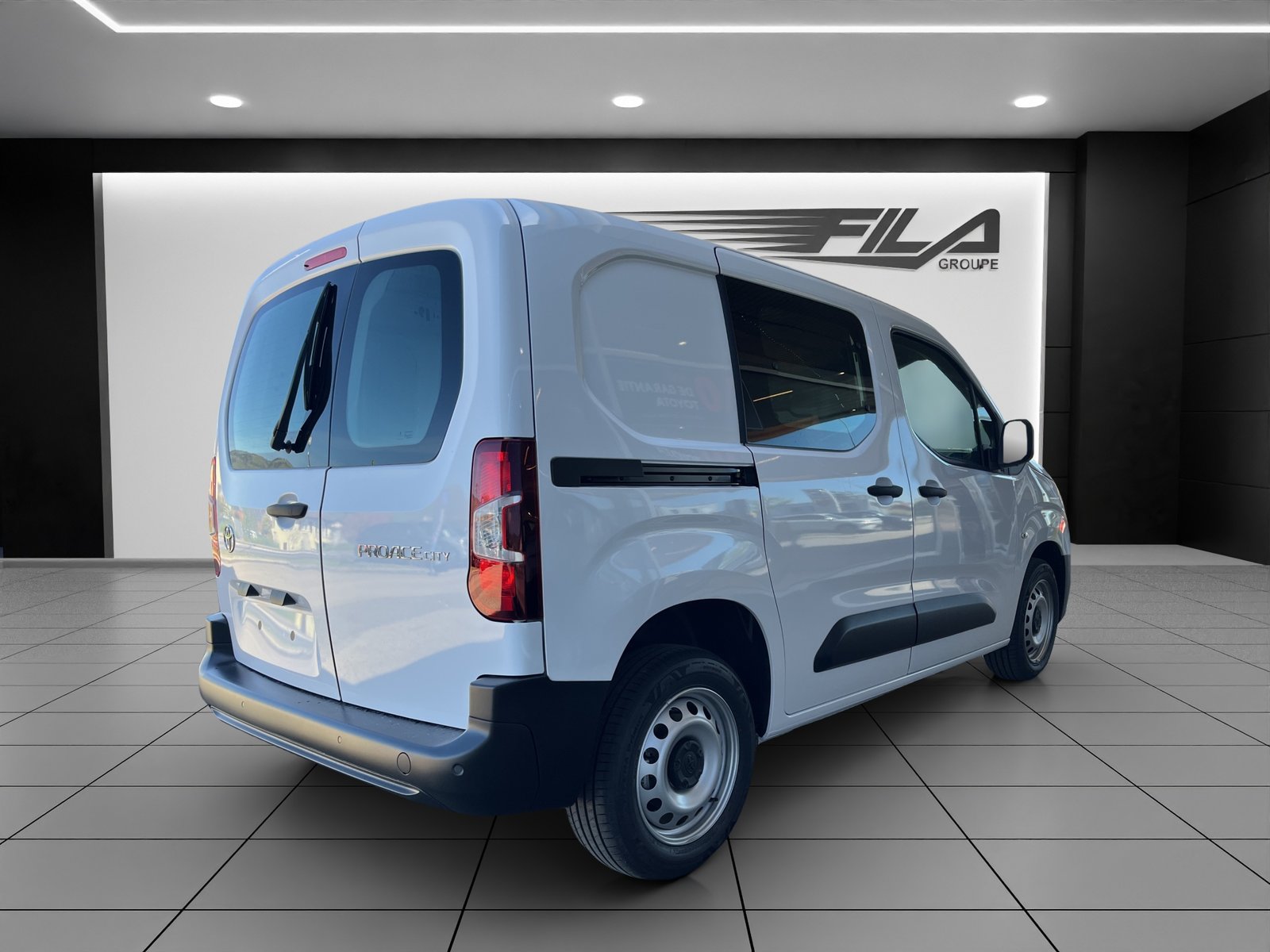TOYOTA PROACE CITY van L1 1.2 Active, Essence, Voiture nouvelle, Manuelle - 6