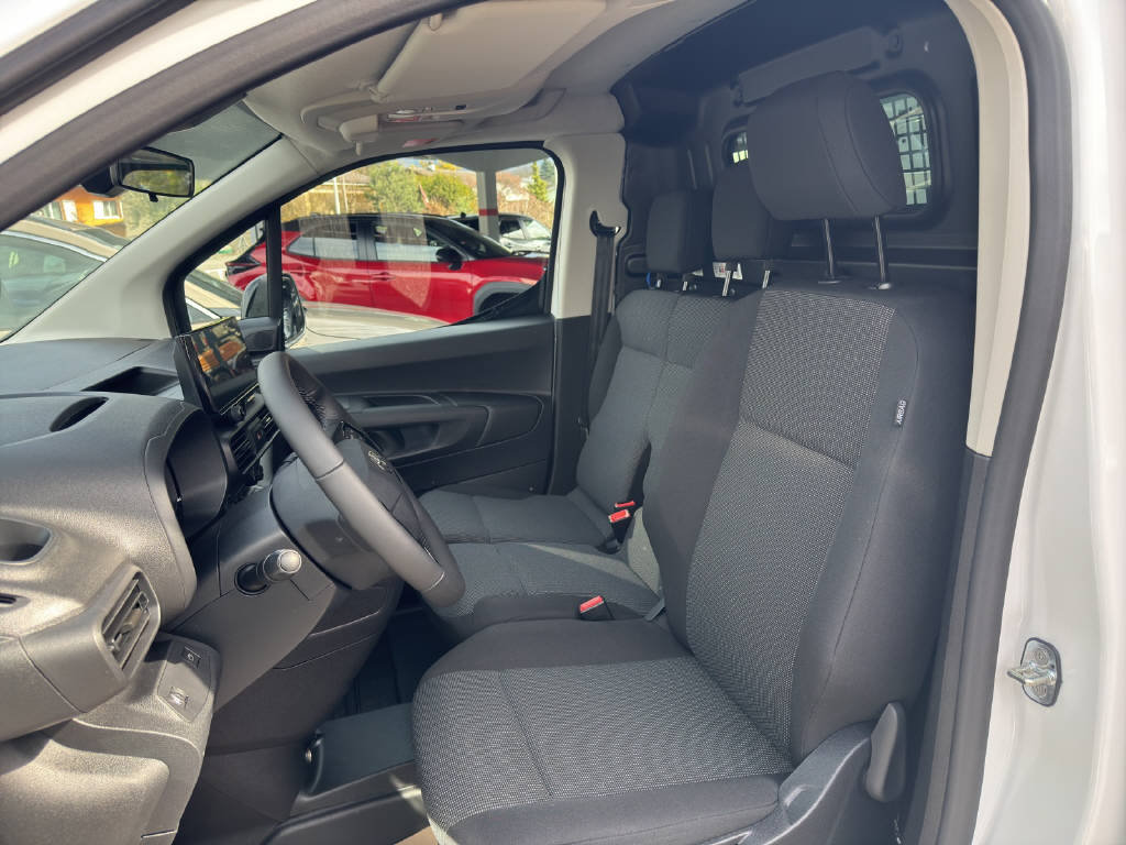 TOYOTA PROACE CITY Van L2 1.2 Active, Benzin, Neuwagen, Handschaltung - 6
