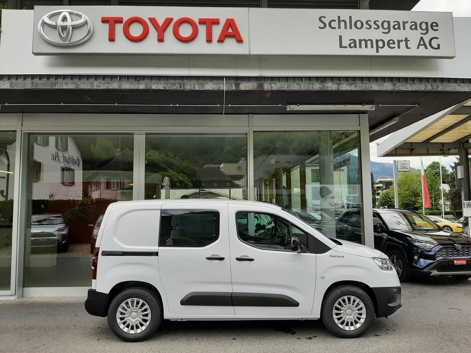 TOYOTA PROACE CITY Van L1 50KWh Active