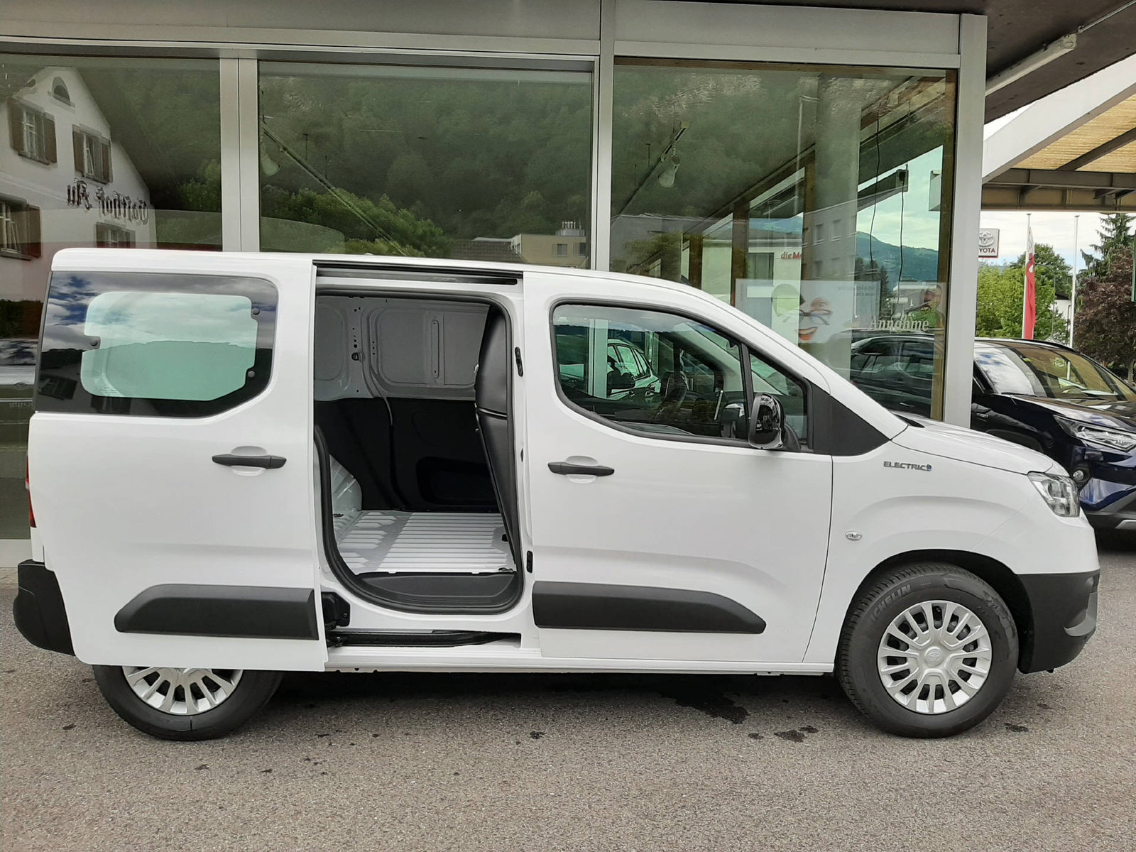 TOYOTA PROACE CITY Van L1 50KWh Active, Elektro, Occasion / Gebraucht, Automatik - 5