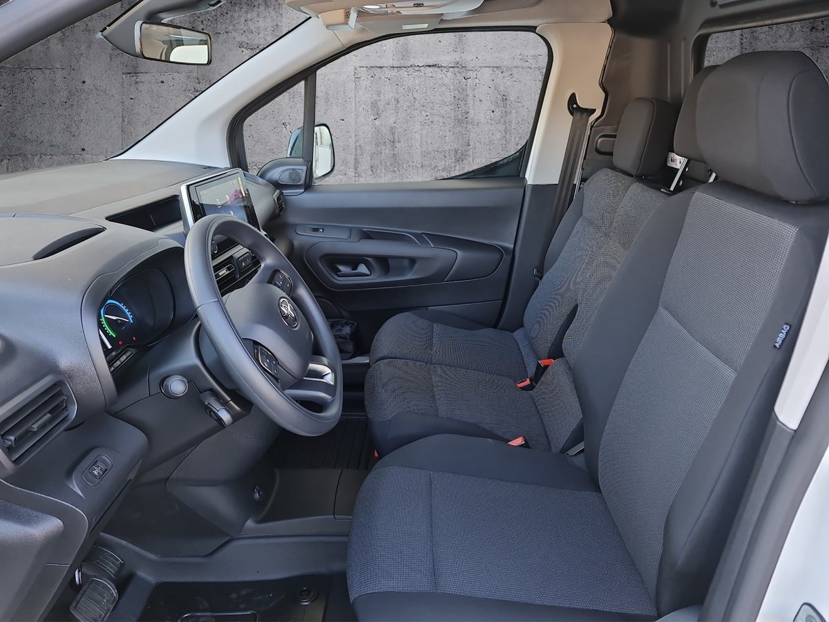 TOYOTA Proace City Van EV 50 kWh Active Long, Electric, Ex-demonstrator, Automatic - 3