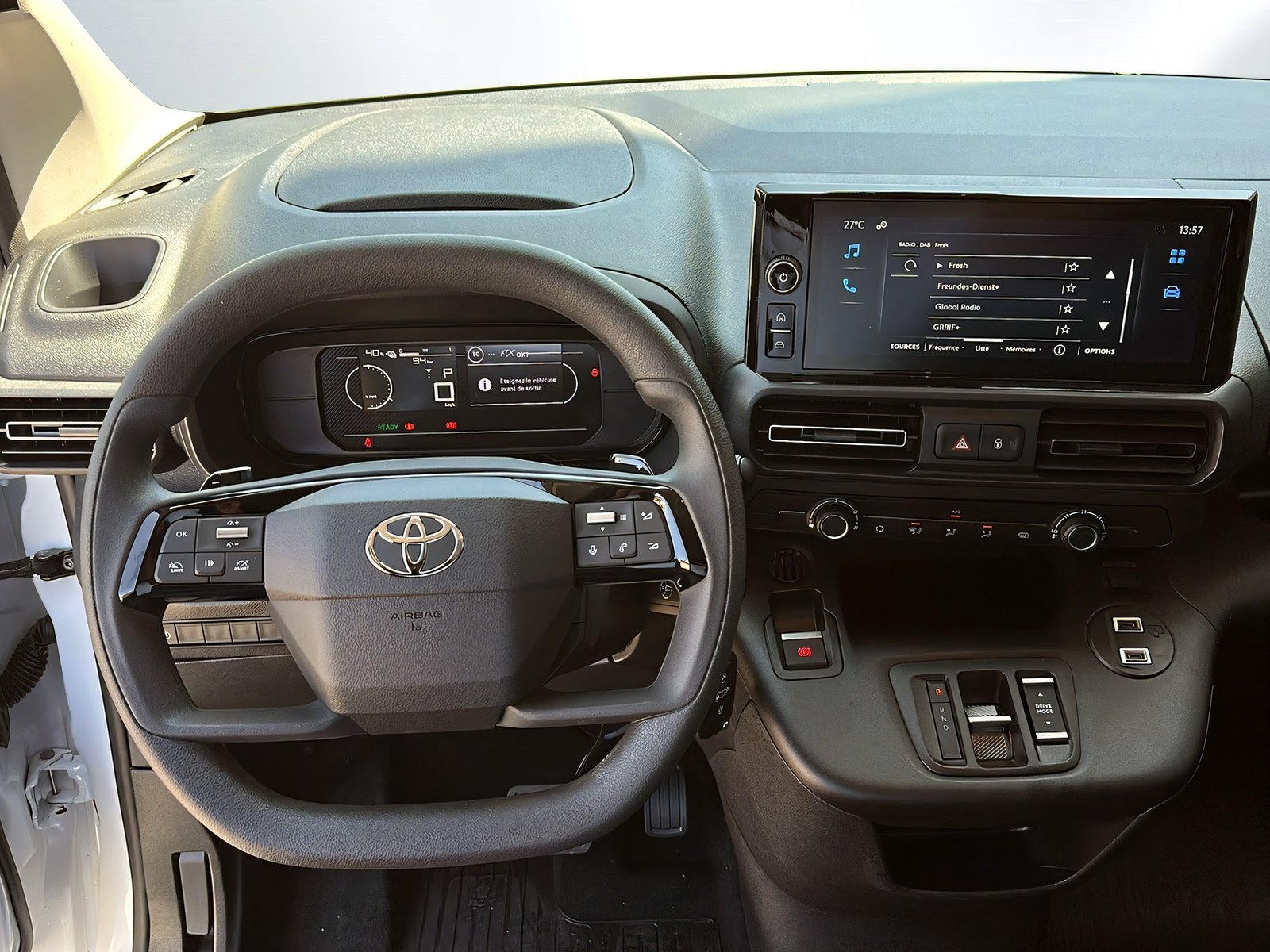 TOYOTA Proace City Van EV 50 kWh Active Medium, Electric, Ex-demonstrator, Automatic - 6