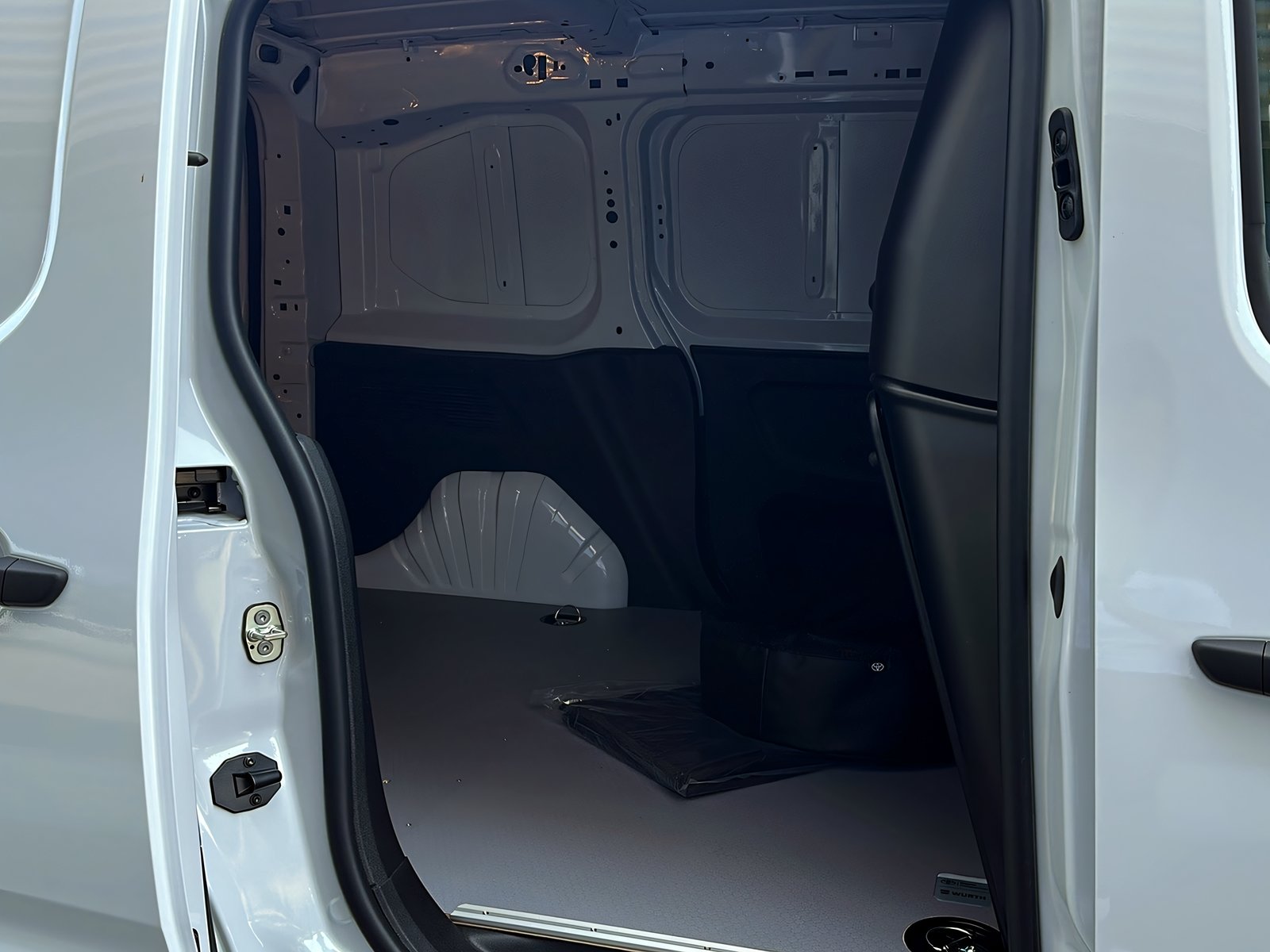 TOYOTA Proace City Van EV 50 kWh Active Medium, Electric, Ex-demonstrator, Automatic - 7