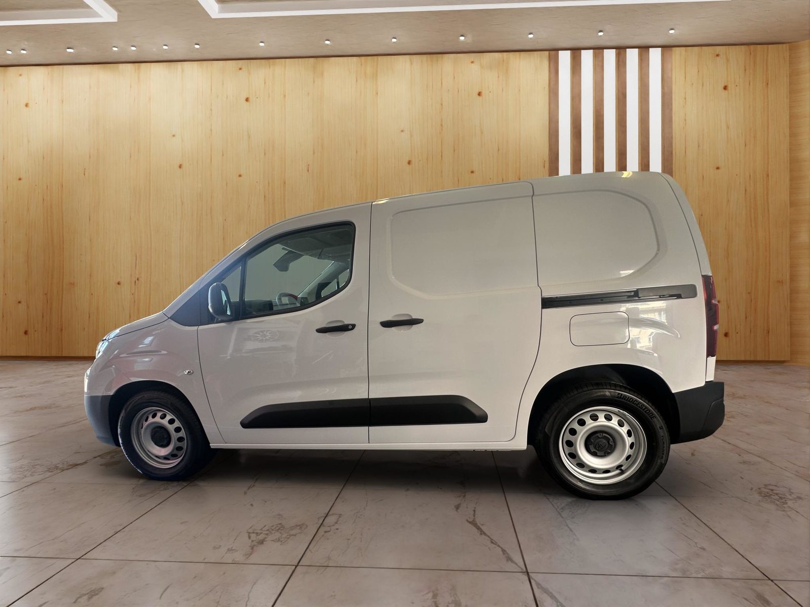 TOYOTA PROACE CITY Van L1 52KWh Active, Electric, New car, Automatic - 4