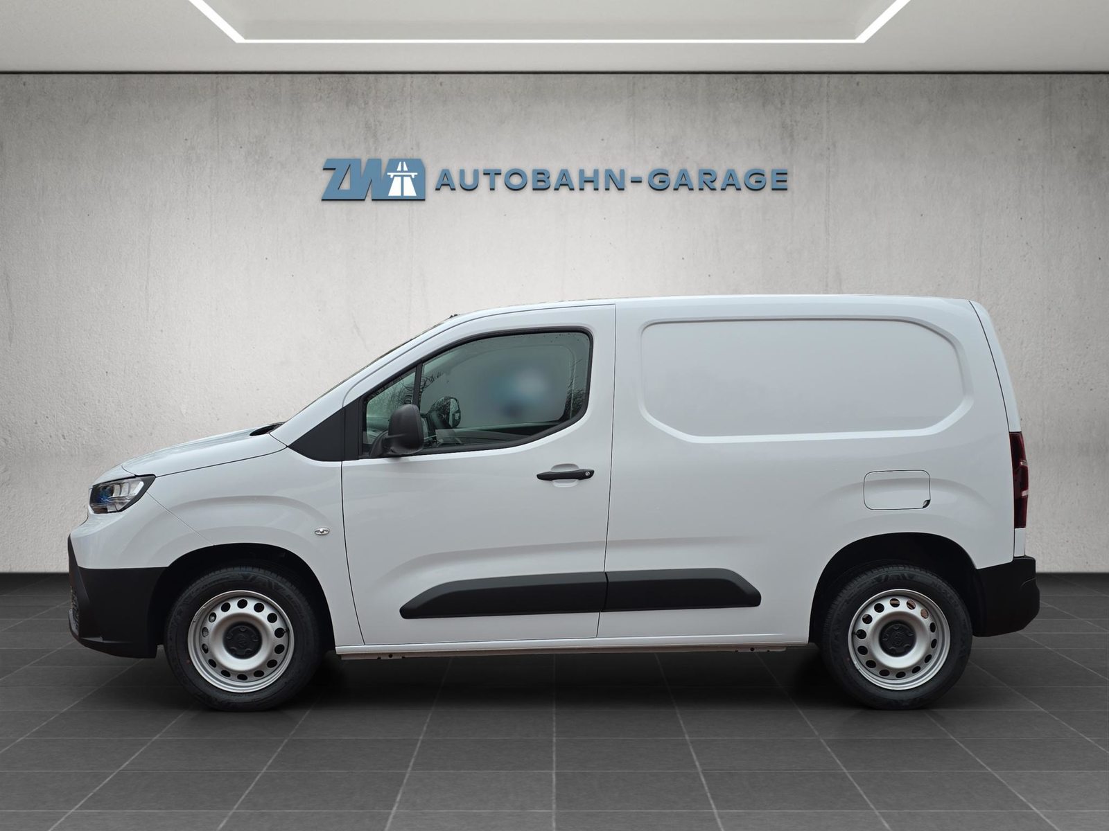 TOYOTA PROACE CITY Van L1 1.5 D Active, Diesel, New car, Automatic - 2