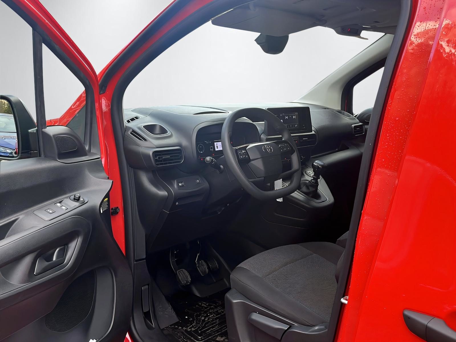TOYOTA PROACE CITY Van L1 1.2 Active, Essence, Voiture nouvelle, Manuelle - 7