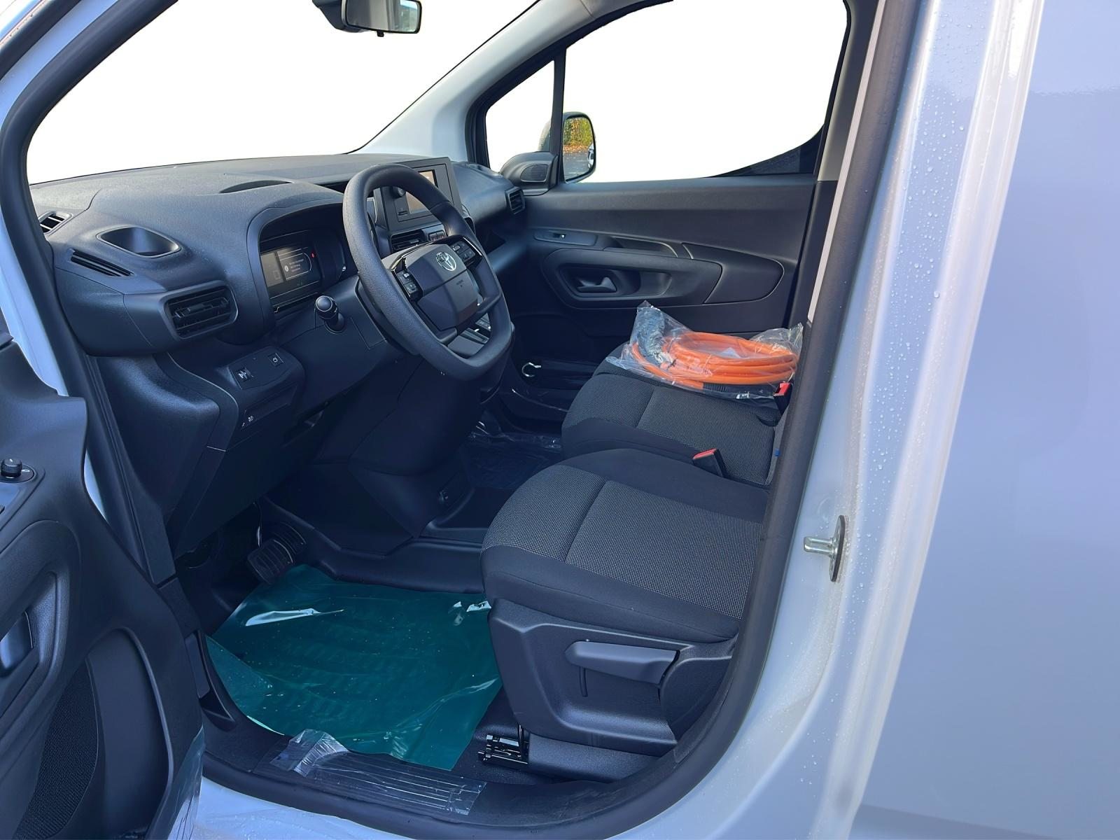 TOYOTA PROACE CITY Van L2 52KWh Active, Elektro, Neuwagen, Automatik - 5