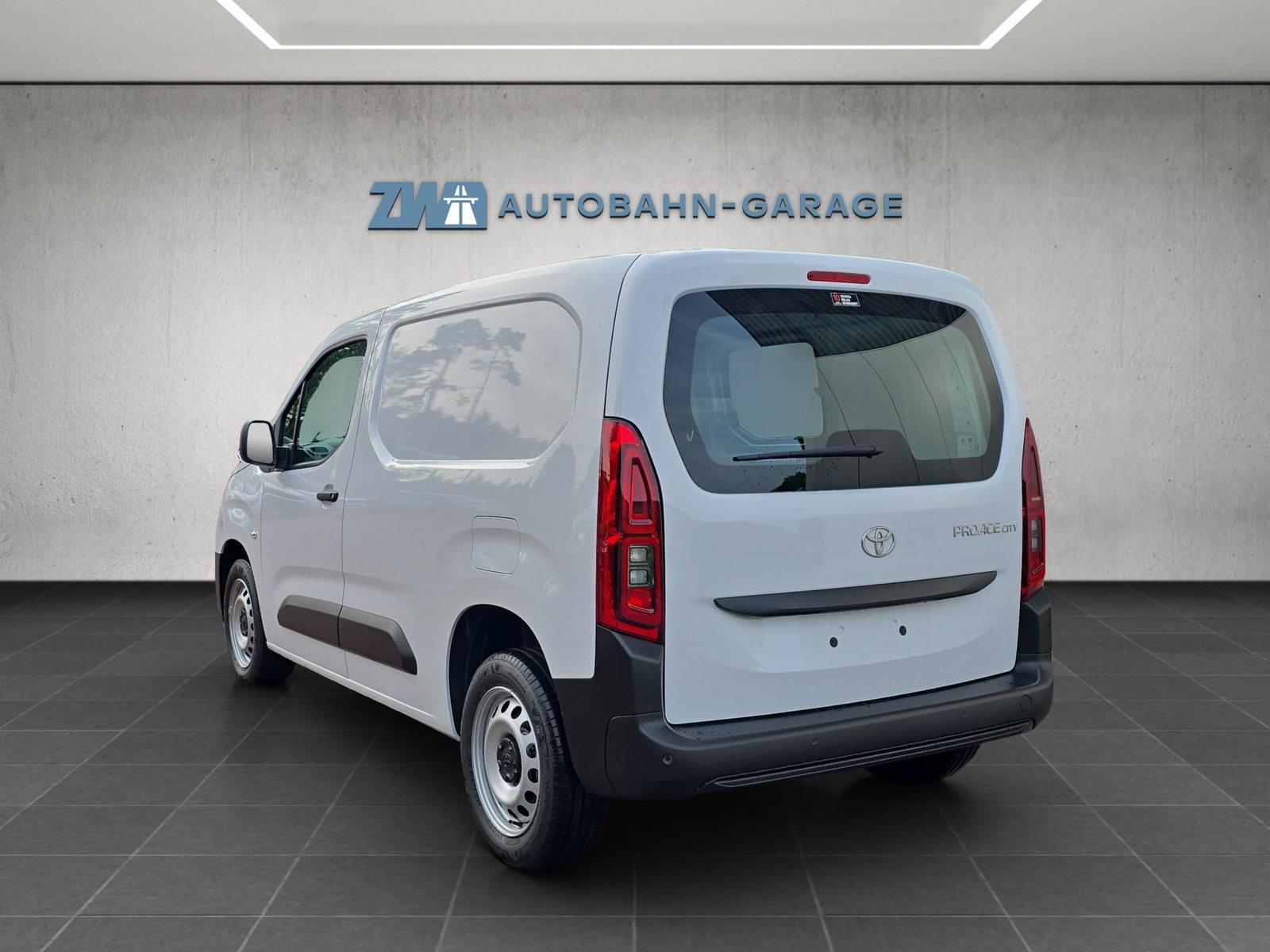 TOYOTA PROACE CITY Van L1 1.2 Active, Essence, Voiture nouvelle, Manuelle - 3