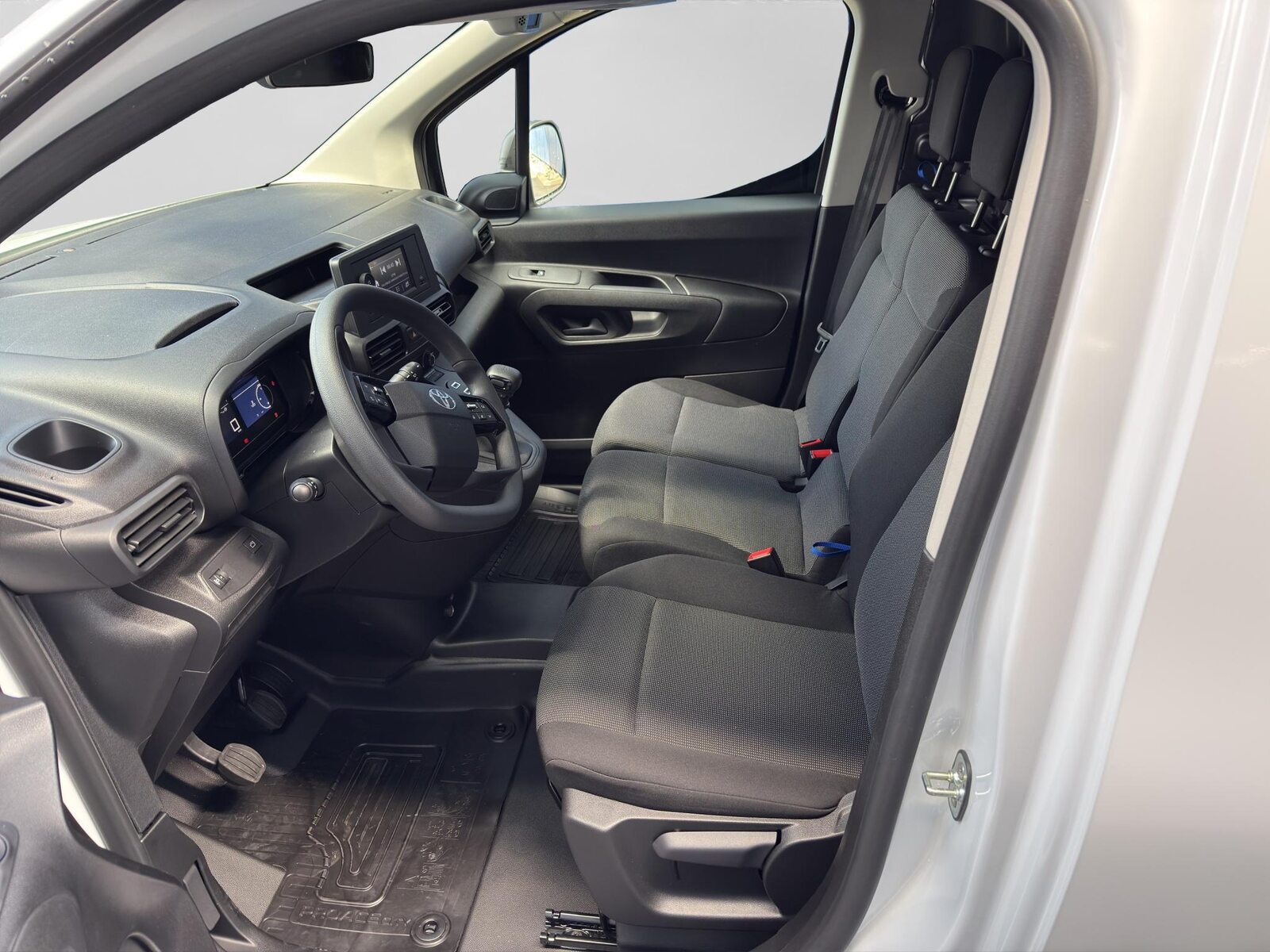 TOYOTA PROACE CITY Van L1 1.2 Active, Benzin, Neuwagen, Handschaltung - 2