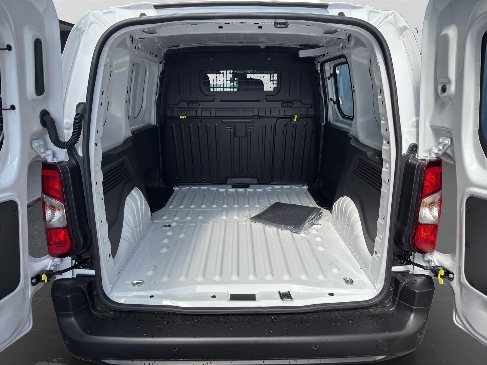 TOYOTA PROACE CITY Van L1 1.2 Active, Benzin, Neuwagen, Handschaltung - 7
