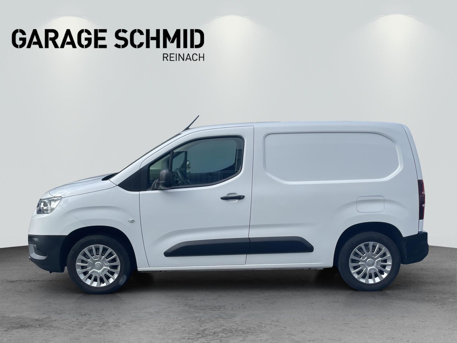 TOYOTA PROACE CITY Van L1 1.2 Active, Petrol, Second hand / Used, Manual - 4