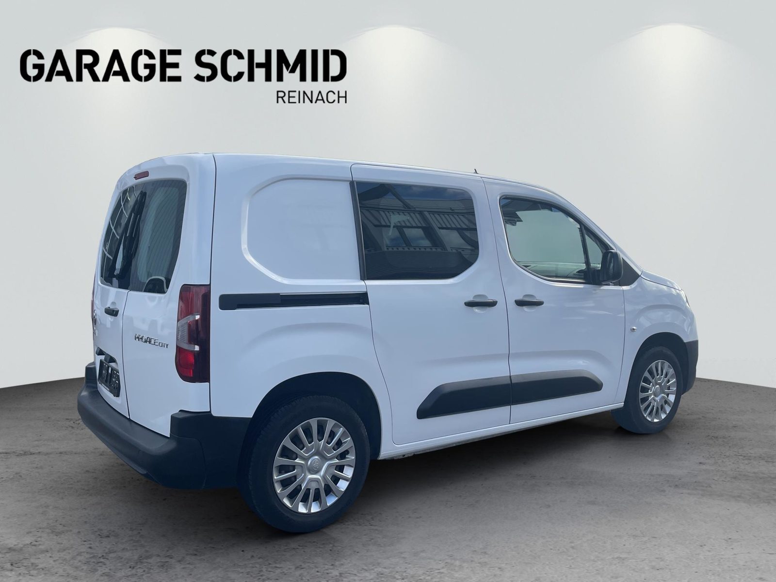 TOYOTA PROACE CITY Van L1 1.2 Active, Petrol, Second hand / Used, Manual - 7