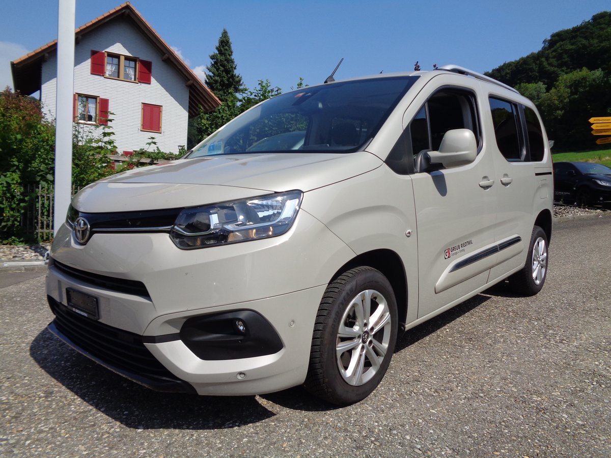 TOYOTA Proace City Verso 1.2 Trend Medium Automatik