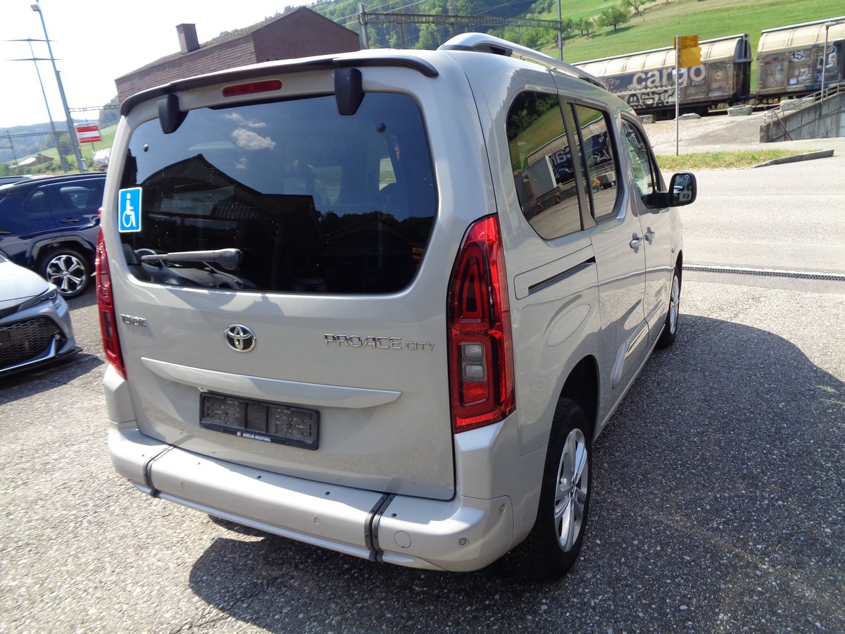 TOYOTA Proace City Verso 1.2 Trend Medium Automatik, Essence, Occasion / Utilisé, Automatique - 5