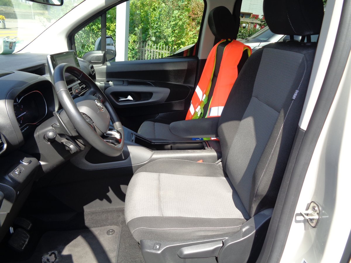 TOYOTA Proace City Verso 1.2 Trend Medium Automatik, Essence, Occasion / Utilisé, Automatique - 7