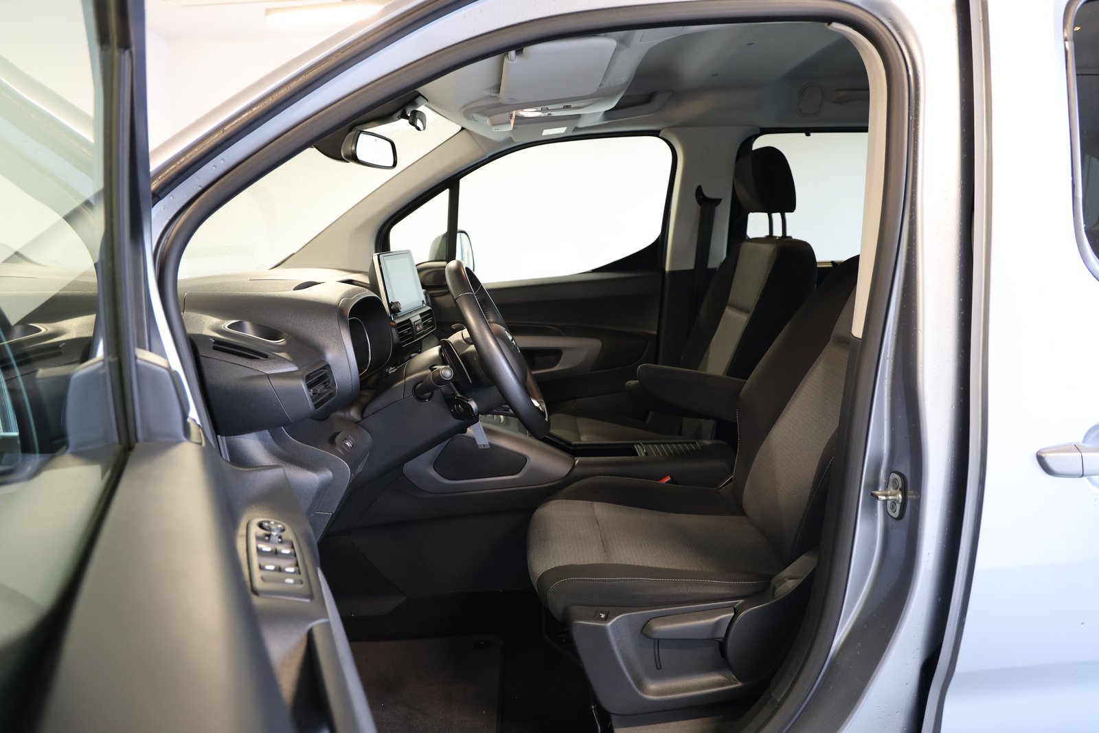 TOYOTA Proace City Verso 1.2 Trend *ZAHNRIEMEN ersetzt* Medi, Benzin, Occasion / Gebraucht, Automatik - 6