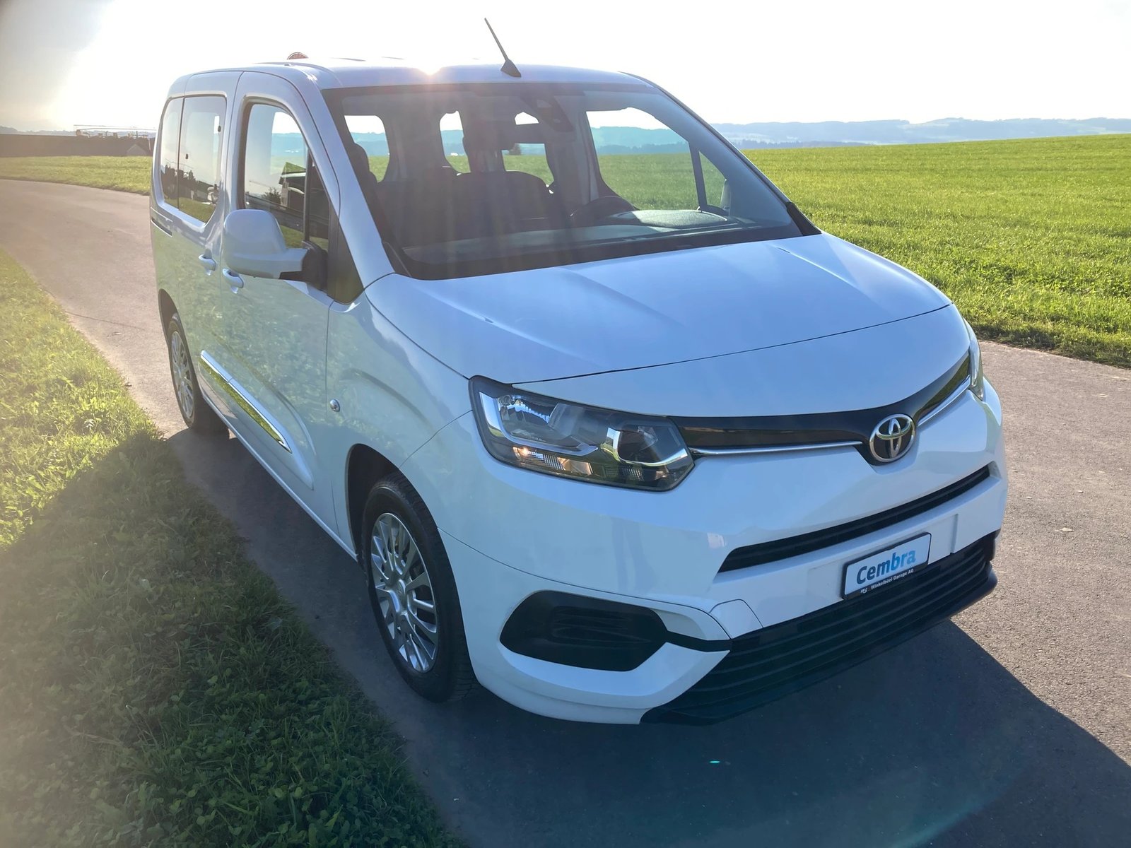 TOYOTA Proace City Verso 1.2 Combi Medium, Benzin, Occasion / Gebraucht, Handschaltung - 2