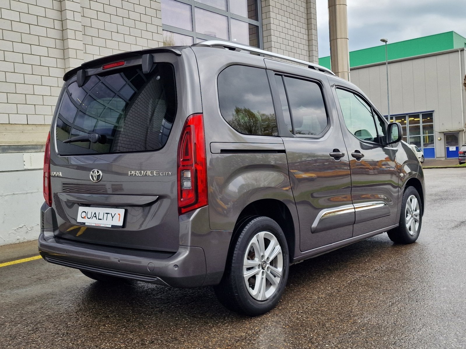 TOYOTA Proace City Verso 1.2, Essence, Occasion / Utilisé, Manuelle - 5