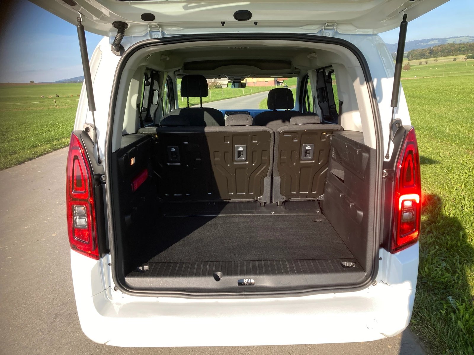 TOYOTA Proace City Verso 1.2 Combi Medium, Essence, Occasion / Utilisé, Manuelle - 6