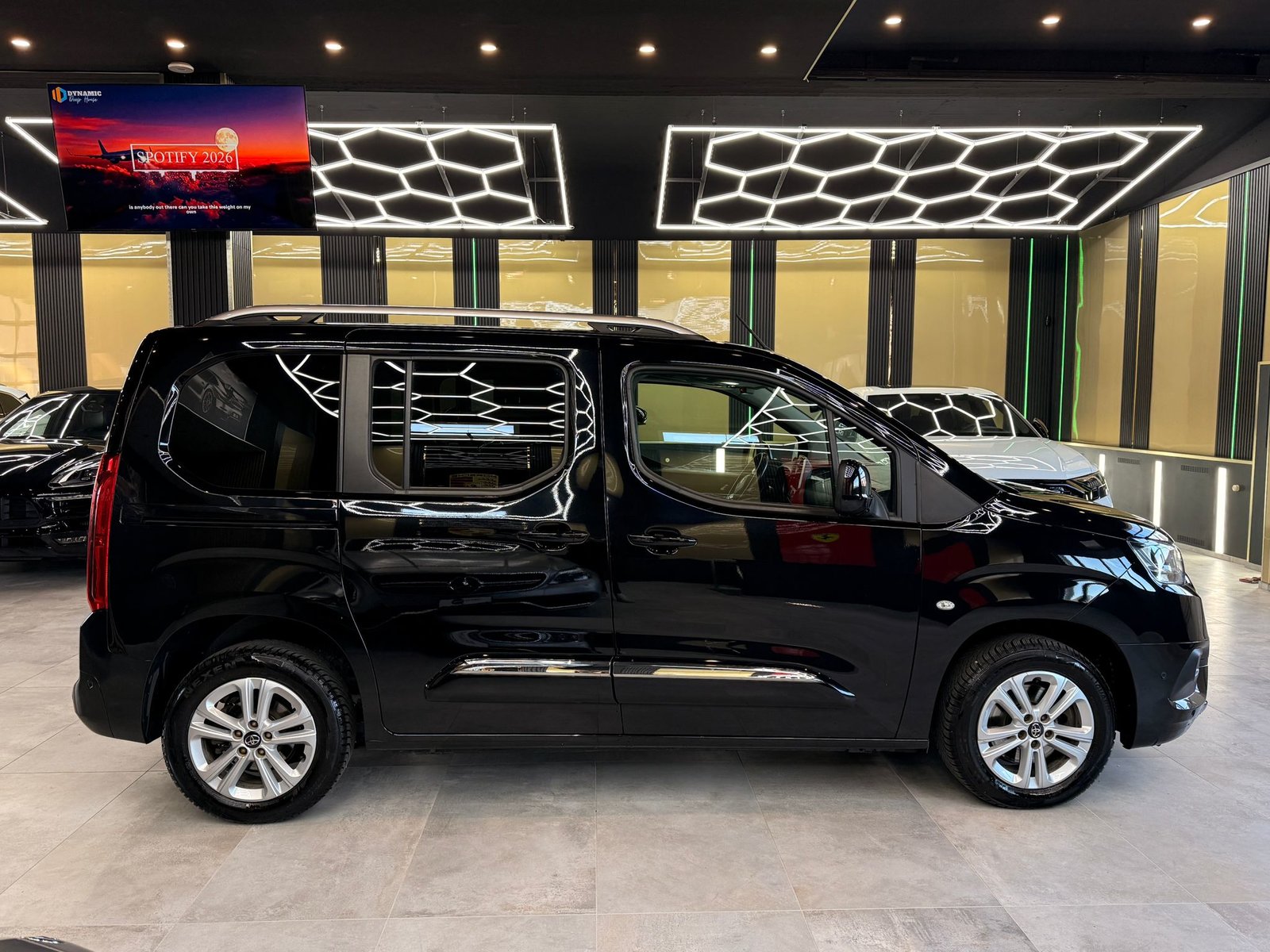 TOYOTA Proace City Verso 1.5 Style Medium Automatik, Diesel, Occasion / Utilisé, Automatique - 4