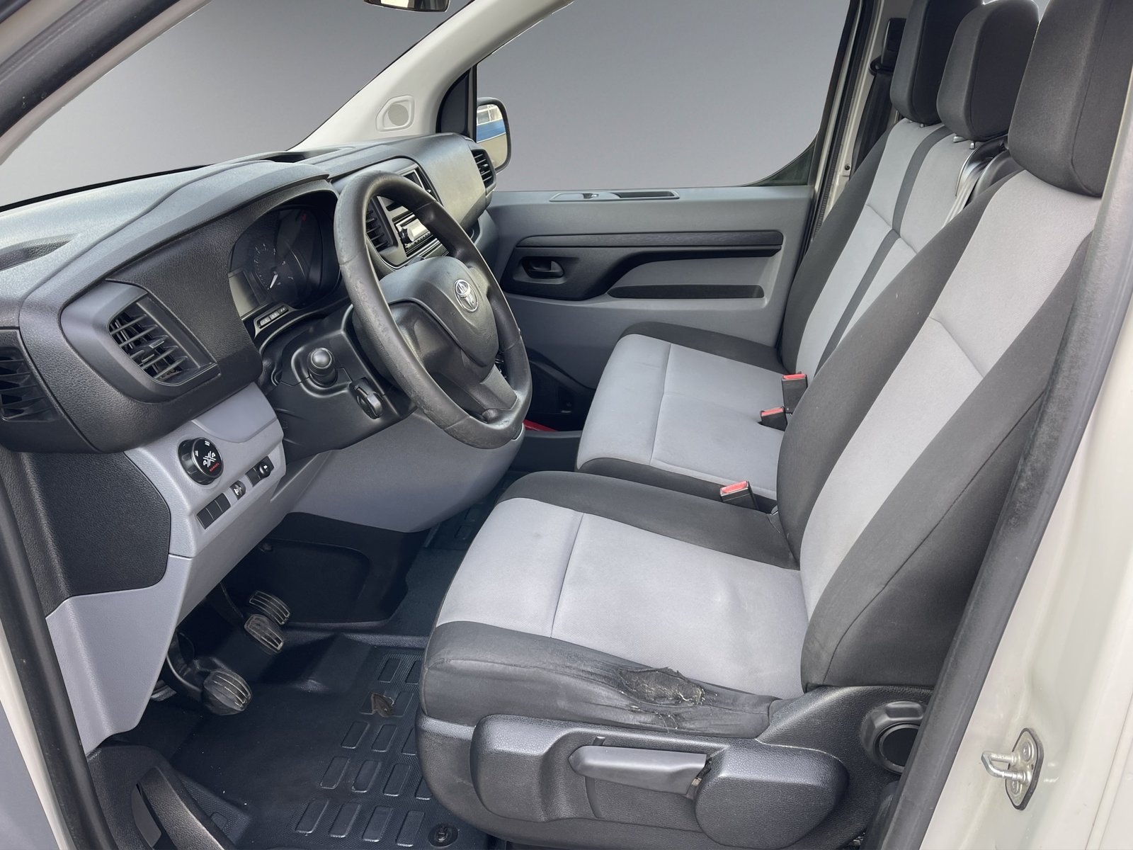 TOYOTA Proace 2.0D Combi L1 Medium 4x4, Diesel, Occasion / Utilisé, Manuelle - 7