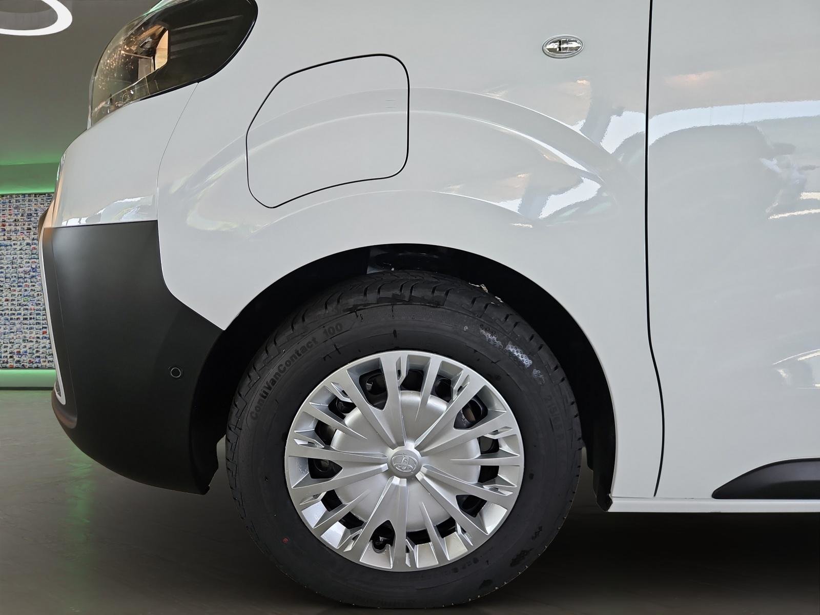 TOYOTA PROACE Van L1 75KWh Advanced, Electric, New car, Automatic - 6