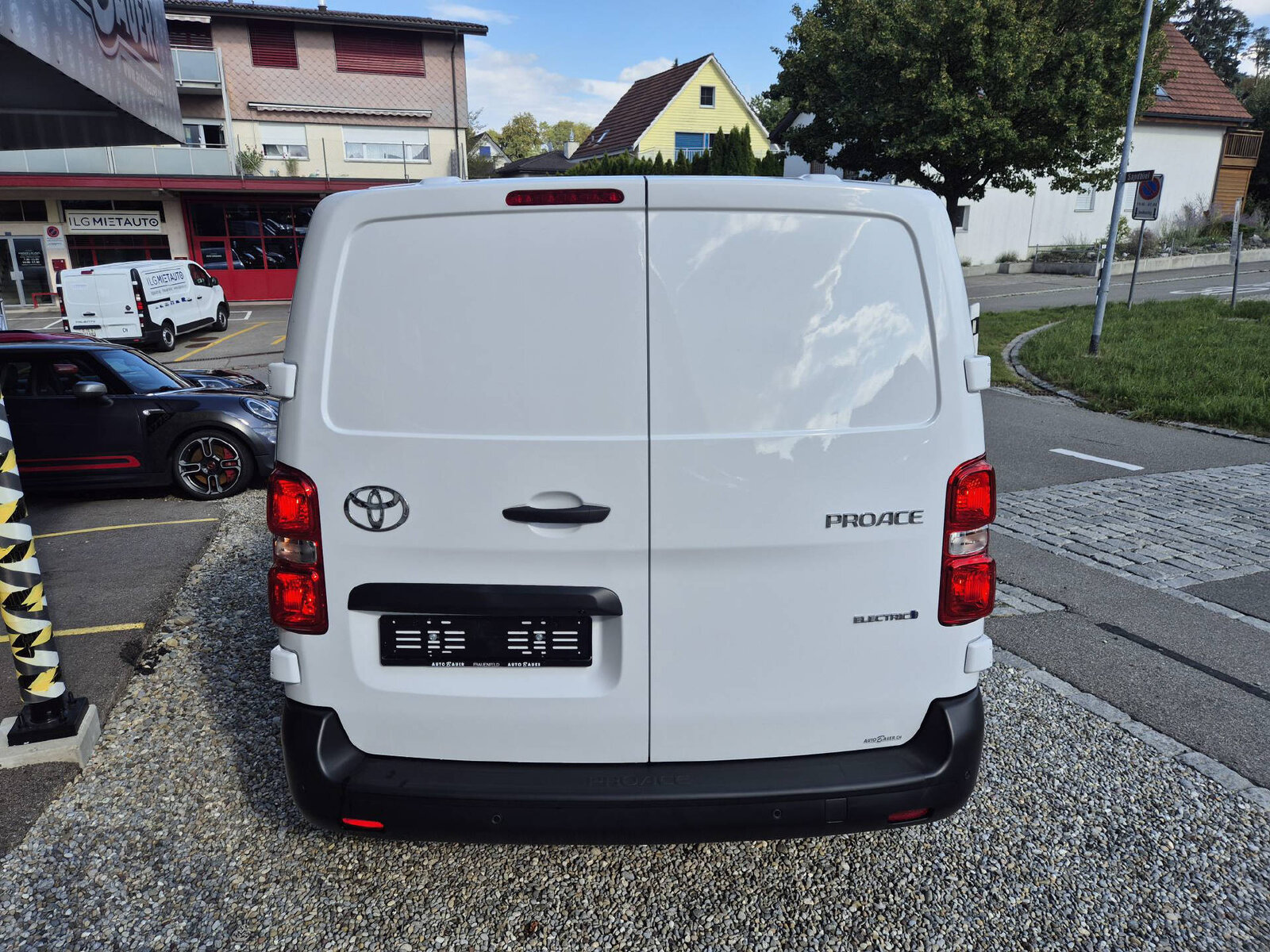 TOYOTA PROACE Van L1 75KWh, Electric, Second hand / Used, Automatic - 6