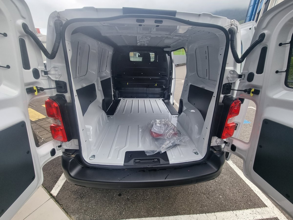 TOYOTA PROACE EV 75kWh Medium Active, Electric, Automatic - 6
