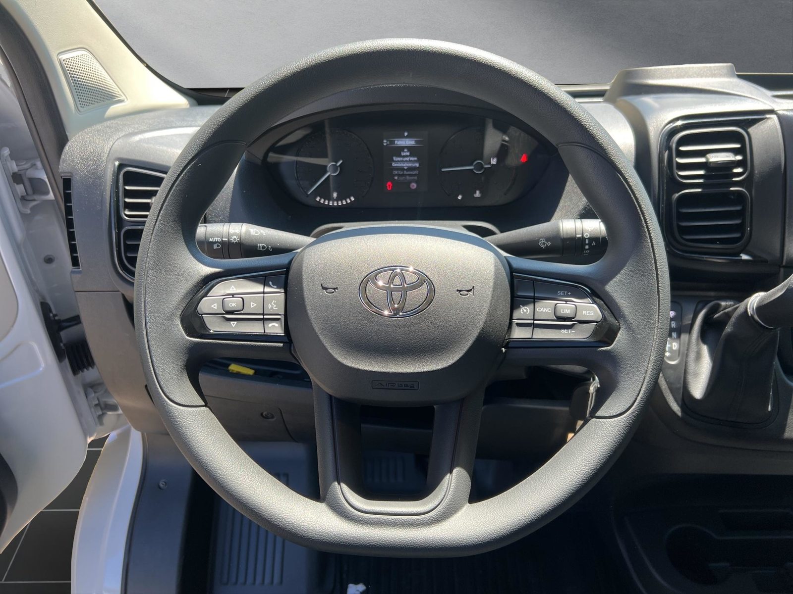 TOYOTA PROACE MAX Van 3.5 L2H2 2.2 D Active, Diesel, Voiture nouvelle, Automatique - 4