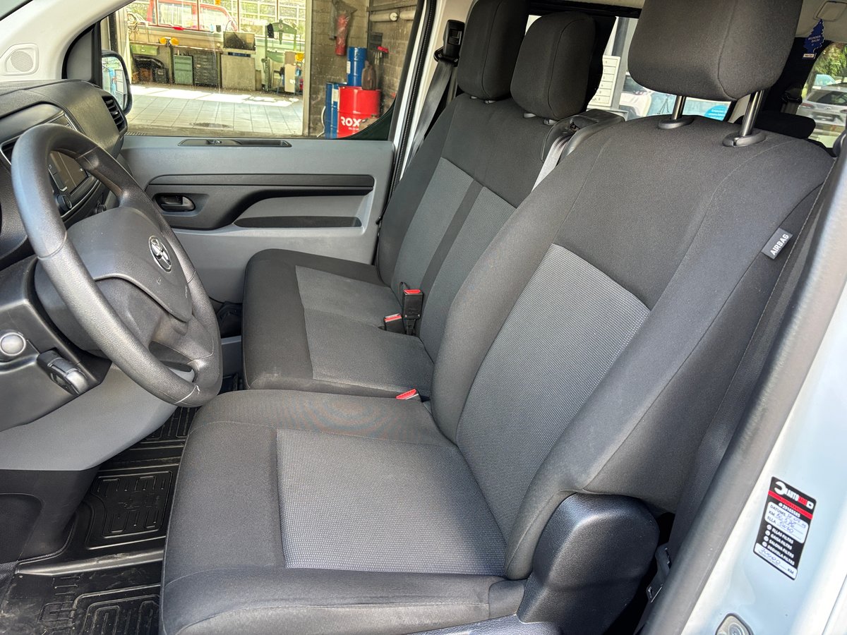 TOYOTA Proace 2.0D Shuttle, Diesel, Second hand / Used, Manual - 6