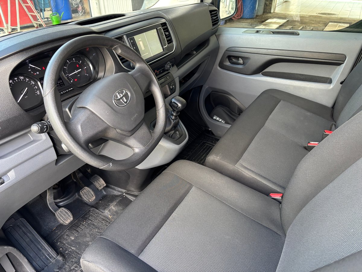 TOYOTA Proace 2.0D Shuttle, Diesel, Second hand / Used, Manual - 7