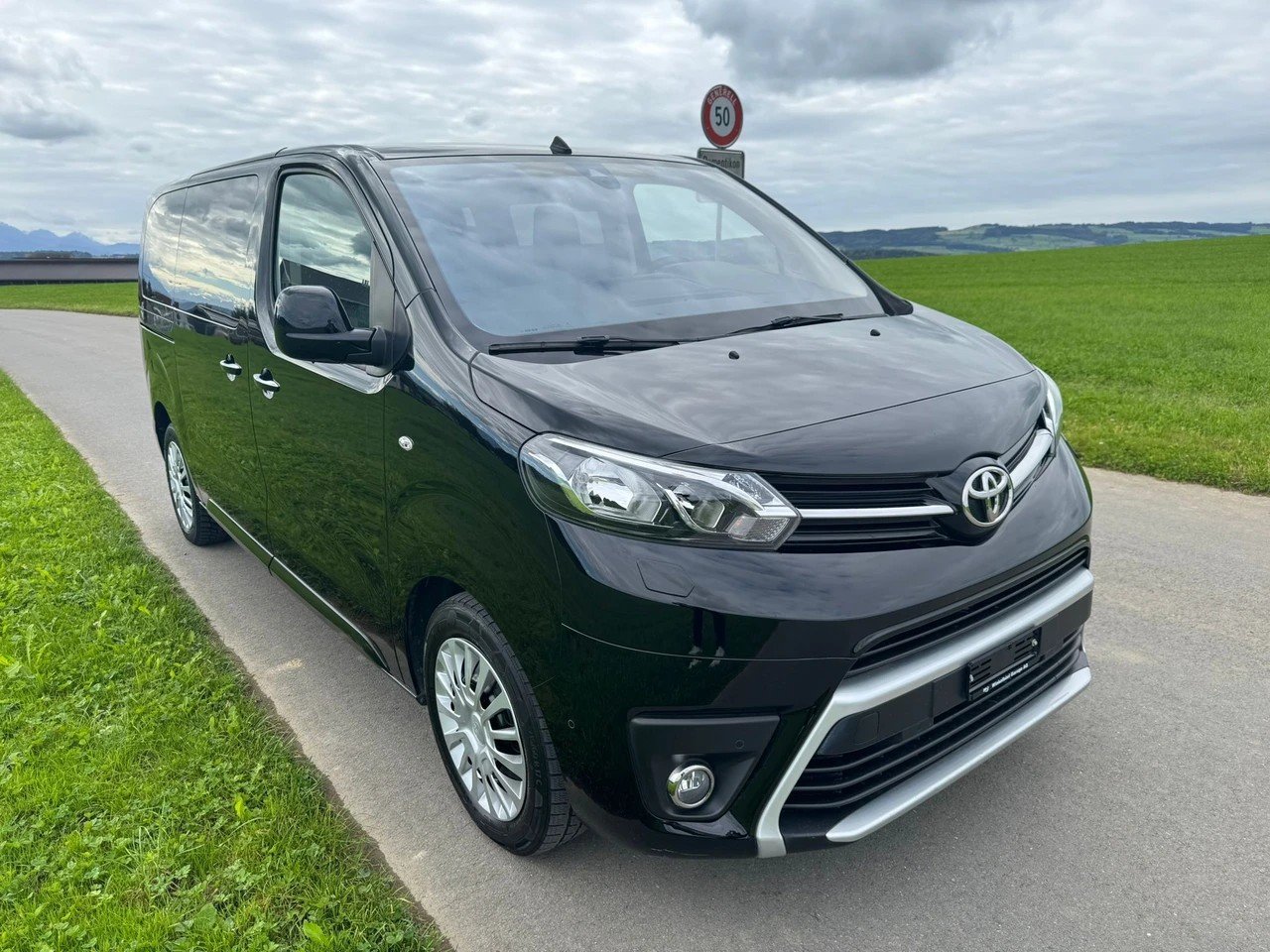 TOYOTA Proace Verso 2.0 D-4D Shuttle Medium Automatic, Diesel, Occasion / Gebraucht, Automatik - 2
