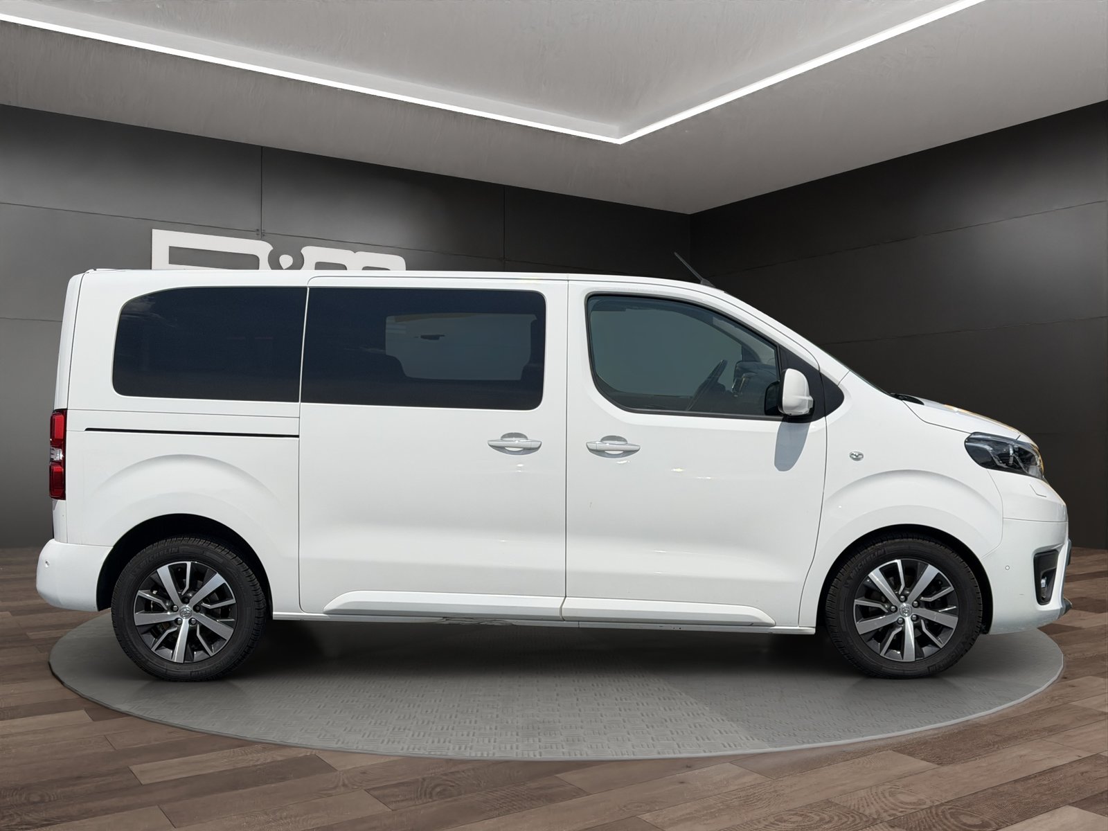 TOYOTA Proace Verso 2.0 D-4D Family Medium Automatic, Diesel, Occasion / Utilisé, Automatique - 3