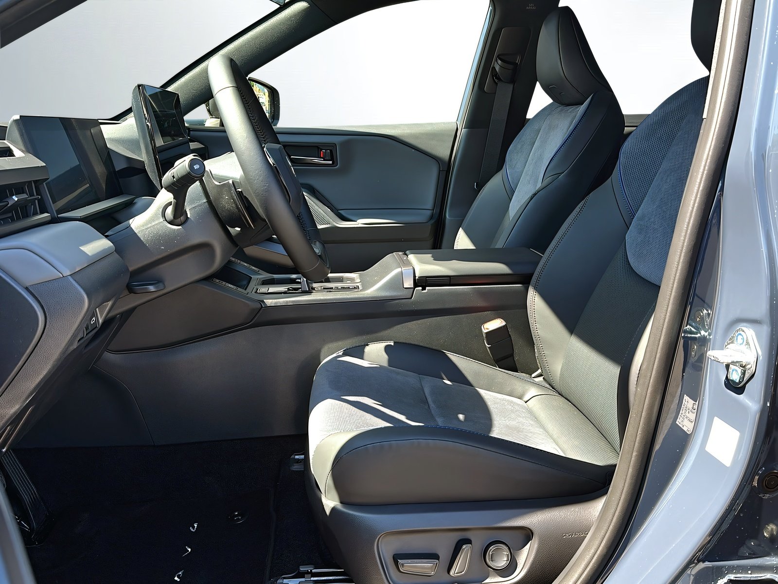 TOYOTA RAV-4 2.5 PHEV Style e-CVT AWD, Plug-in-Hybrid Benzina/Elettrica, Auto nuove, Automatico - 4