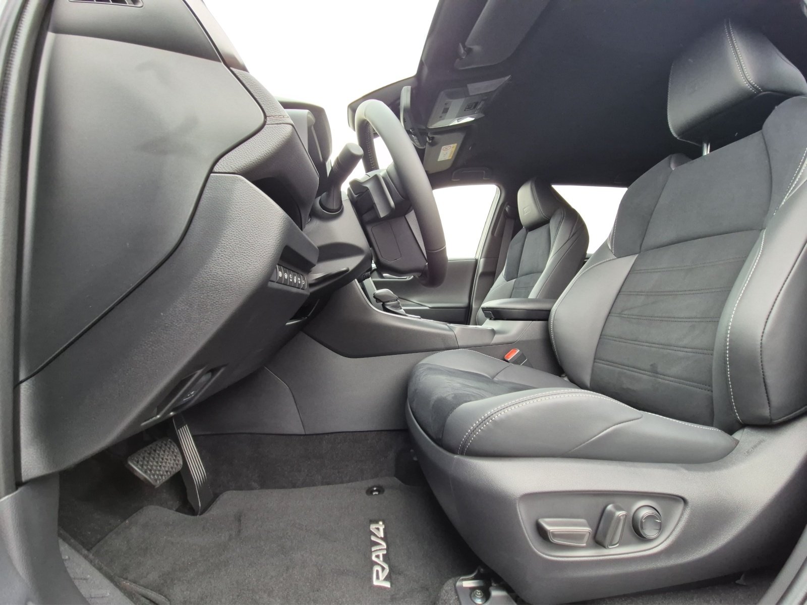 TOYOTA RAV4 2.5 Plug-In-Hybrid GR Sport, Plug-in-Hybrid Petrol/Electric, New car, Automatic - 5