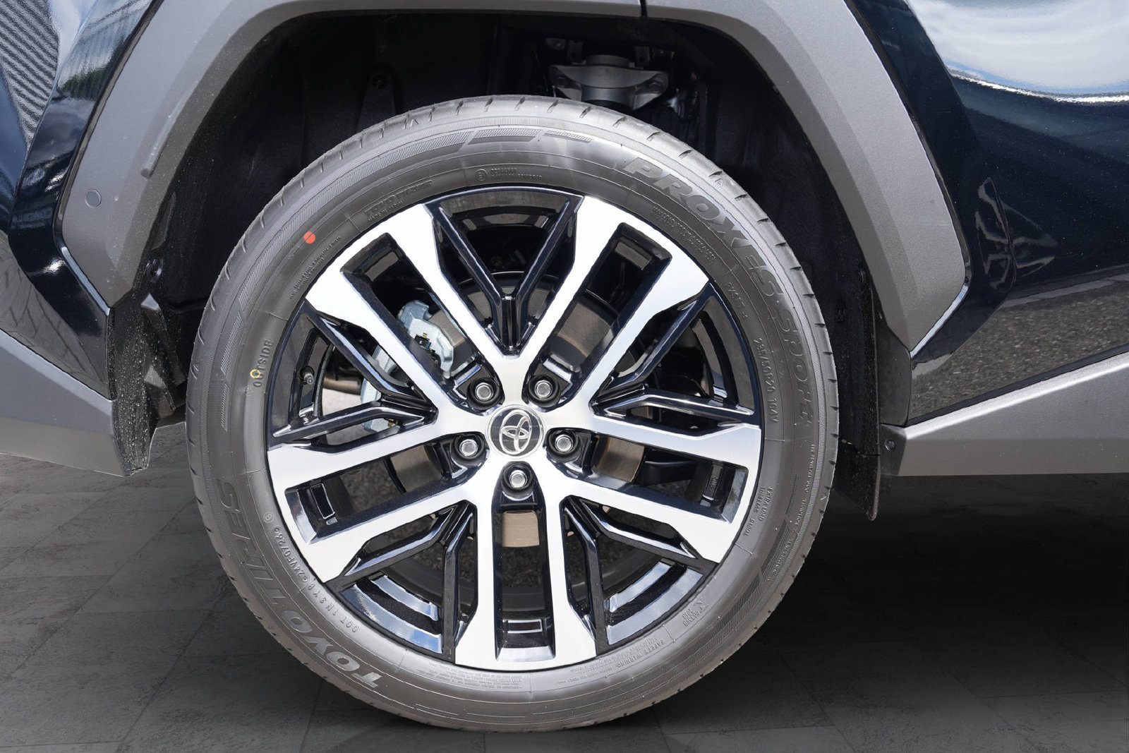 TOYOTA RAV4 2.5 HEV Premium, Voll-Hybrid Benzin/Elektro, Neuwagen, Automatik - 6
