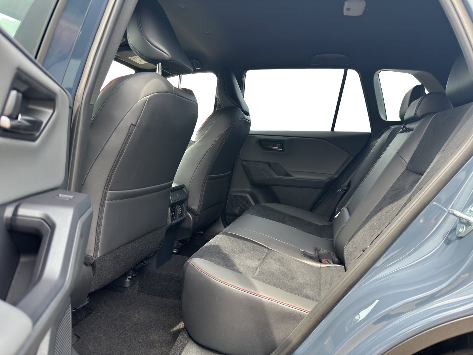 TOYOTA RAV4 2.5 Plug-In-Hybrid GR Sport, Plug-in-Hybrid Petrol/Electric, New car, Automatic - 5