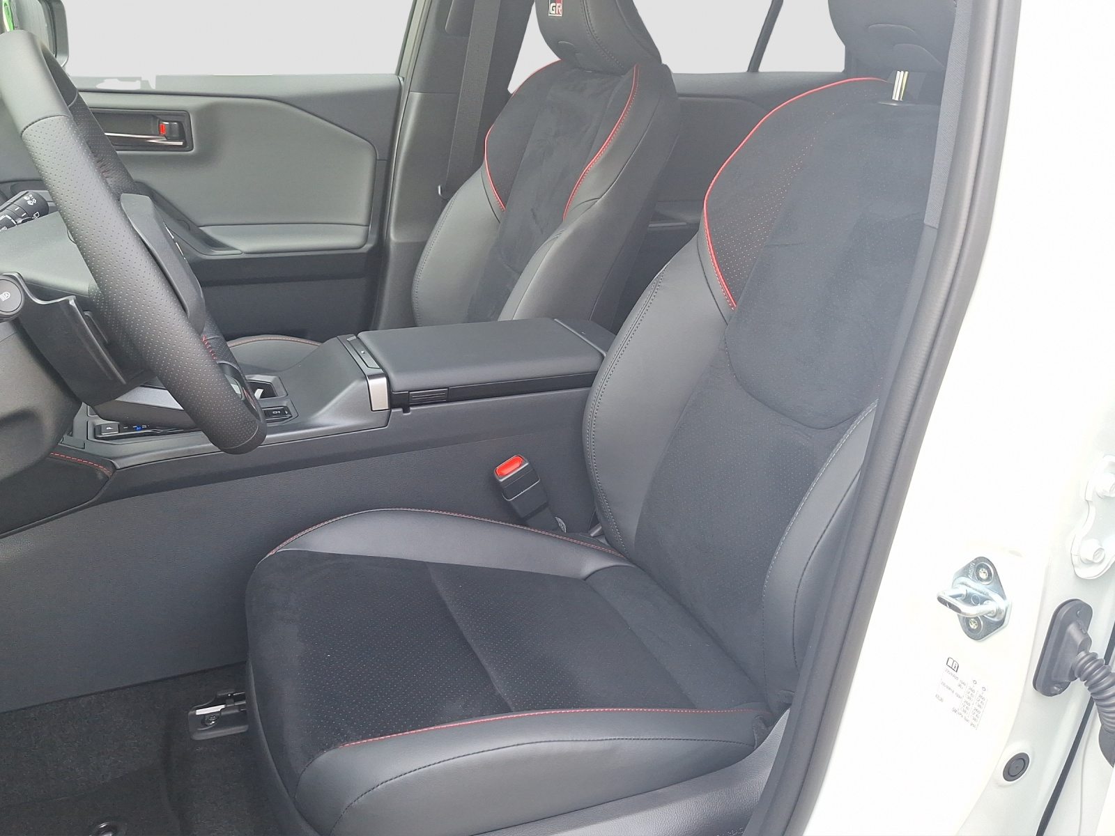 TOYOTA RAV4 2.5 Plug-In-Hybrid GR Sport, Hybride Rechargeable Essence/Électricité, Voiture nouvelle, Automatique - 4