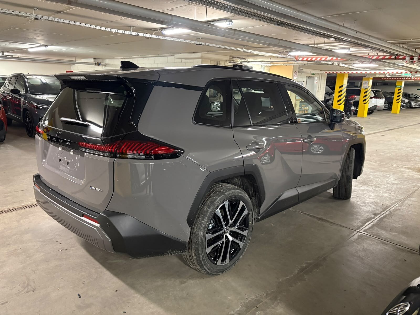 TOYOTA RAV-4 2.5 Hybrid Premium 4WD, Hybride Rechargeable Essence/Électricité, Voiture nouvelle, Automatique - 4