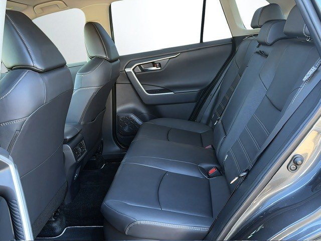 TOYOTA RAV-4 2.5 HSD Premium e-CVT 4WD, Voll-Hybrid Benzin/Elektro, Occasion / Gebraucht, Automatik - 7