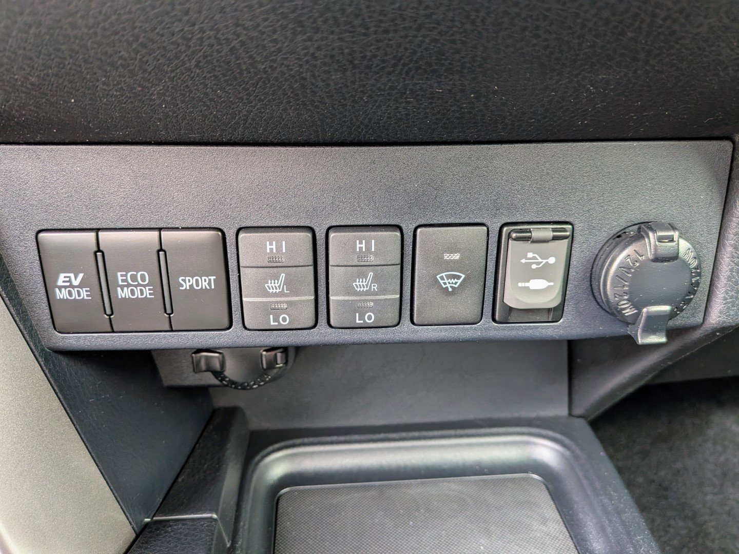 TOYOTA RAV-4 2.5 HSD Sol Premium e-CVT, Voll-Hybrid Benzin/Elektro, Occasion / Gebraucht, Automatik - 6
