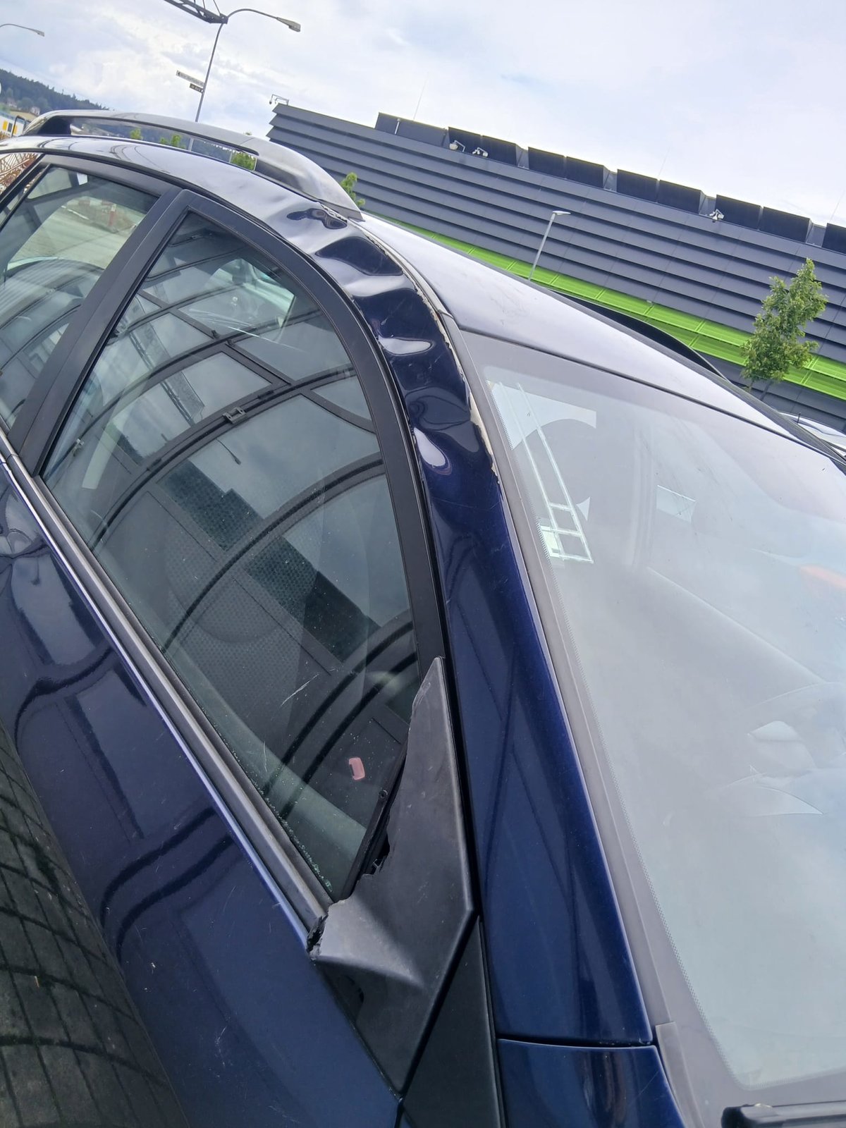 TOYOTA RAV-4 2.0 16V Linea Sol, Benzin, Occasion / Gebraucht, Automatik - 4
